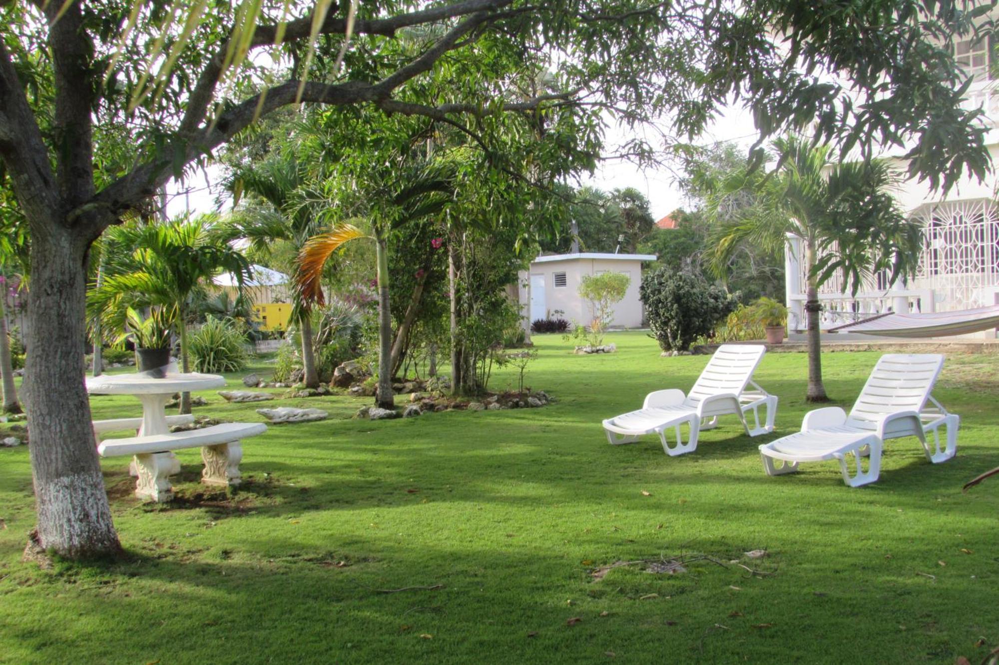 Nelsons Retreat Hotel Negril Exterior photo