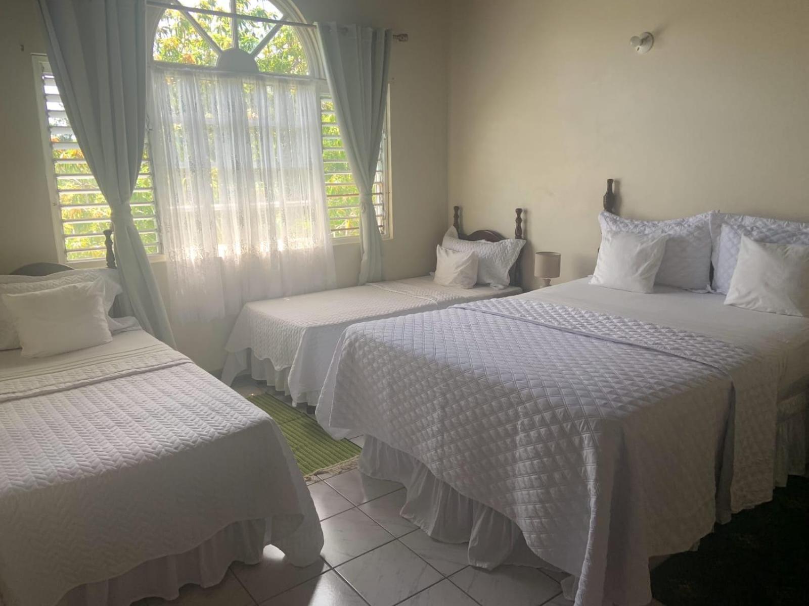 Nelsons Retreat Hotel Negril Exterior photo